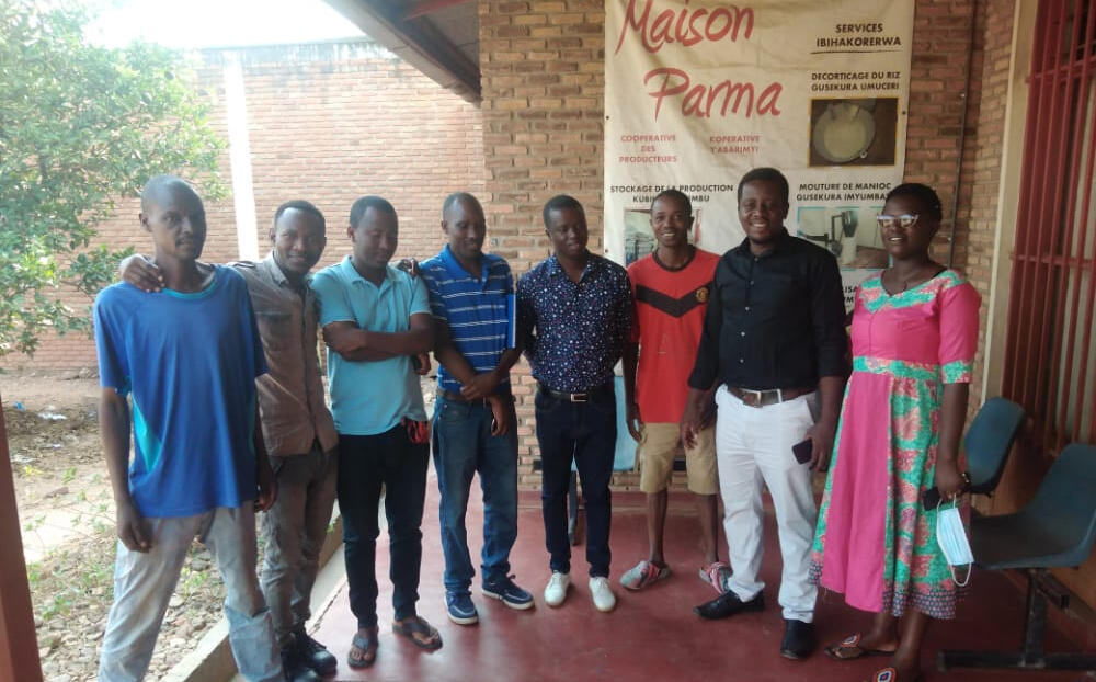 Lo staff di Parmaalimenta Burundi